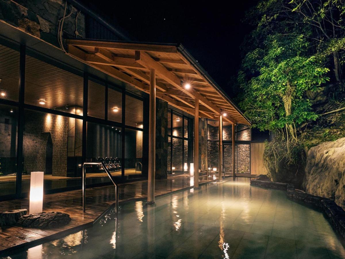 Отель Ooedo Onsen Monogatari Premium Shirahama Gyoen Экстерьер фото