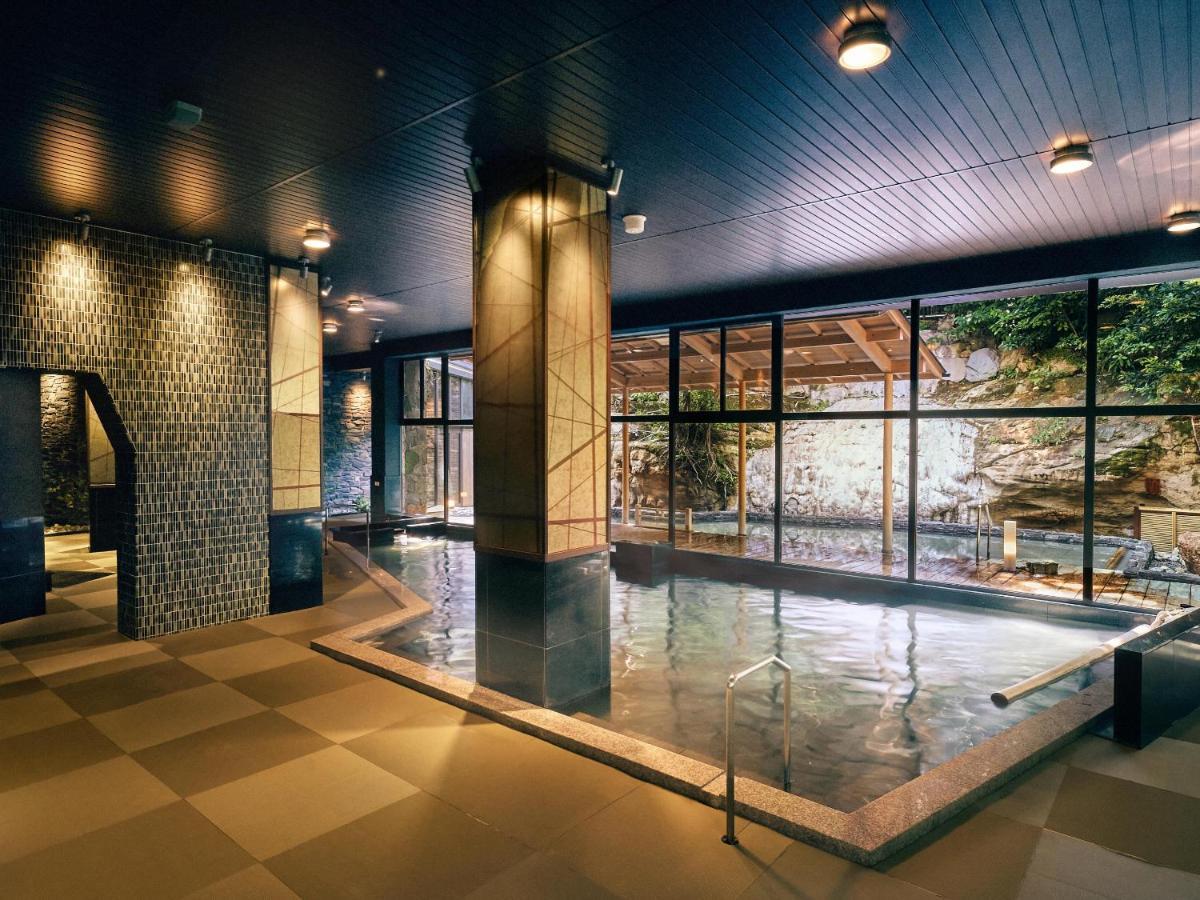Отель Ooedo Onsen Monogatari Premium Shirahama Gyoen Экстерьер фото