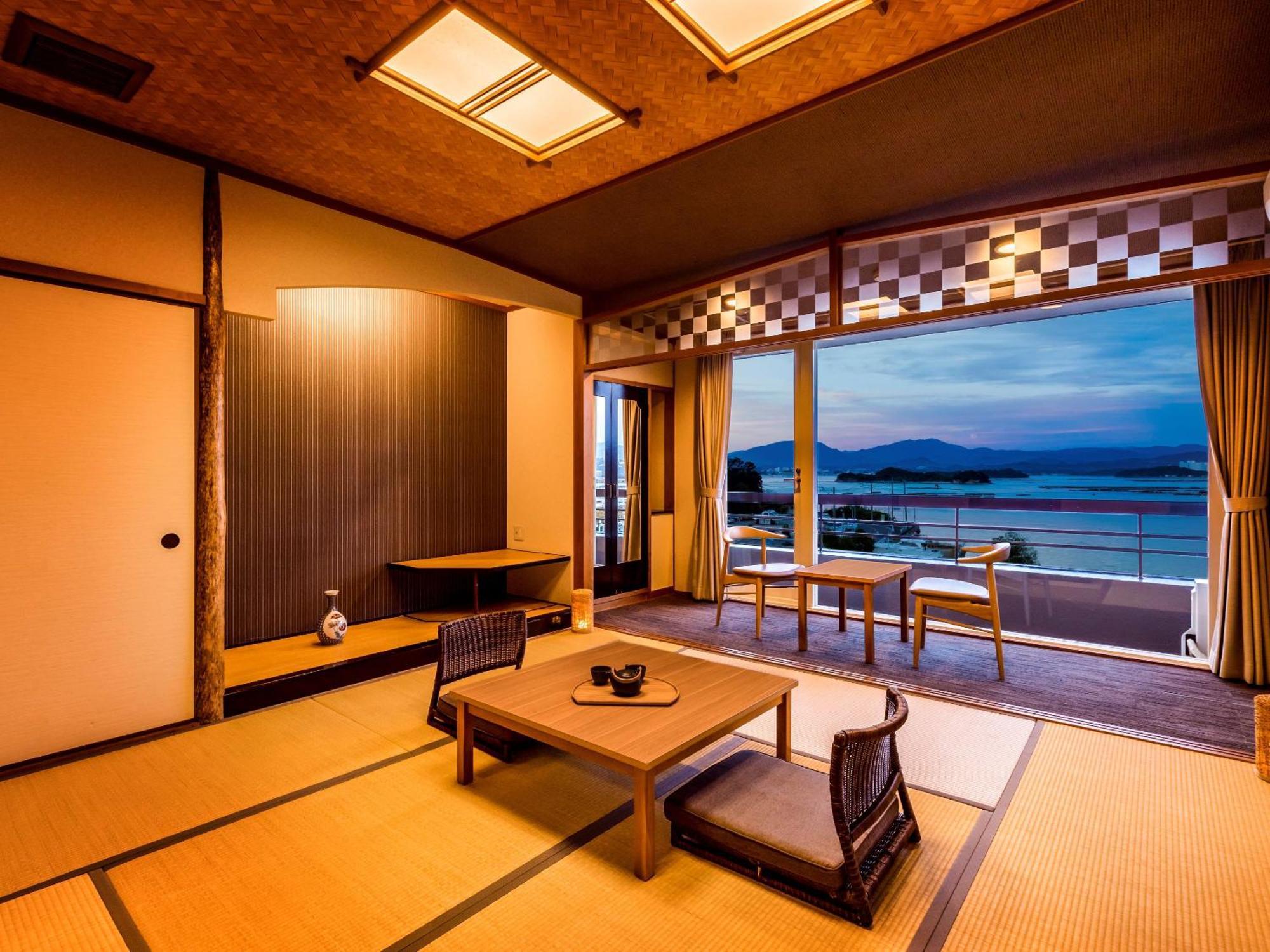 Отель Ooedo Onsen Monogatari Premium Shirahama Gyoen Экстерьер фото