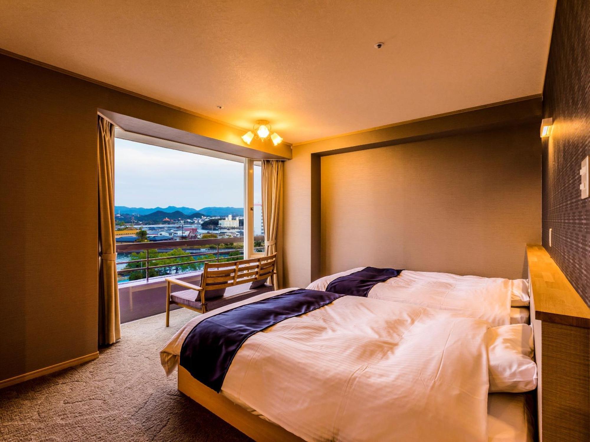 Отель Ooedo Onsen Monogatari Premium Shirahama Gyoen Экстерьер фото