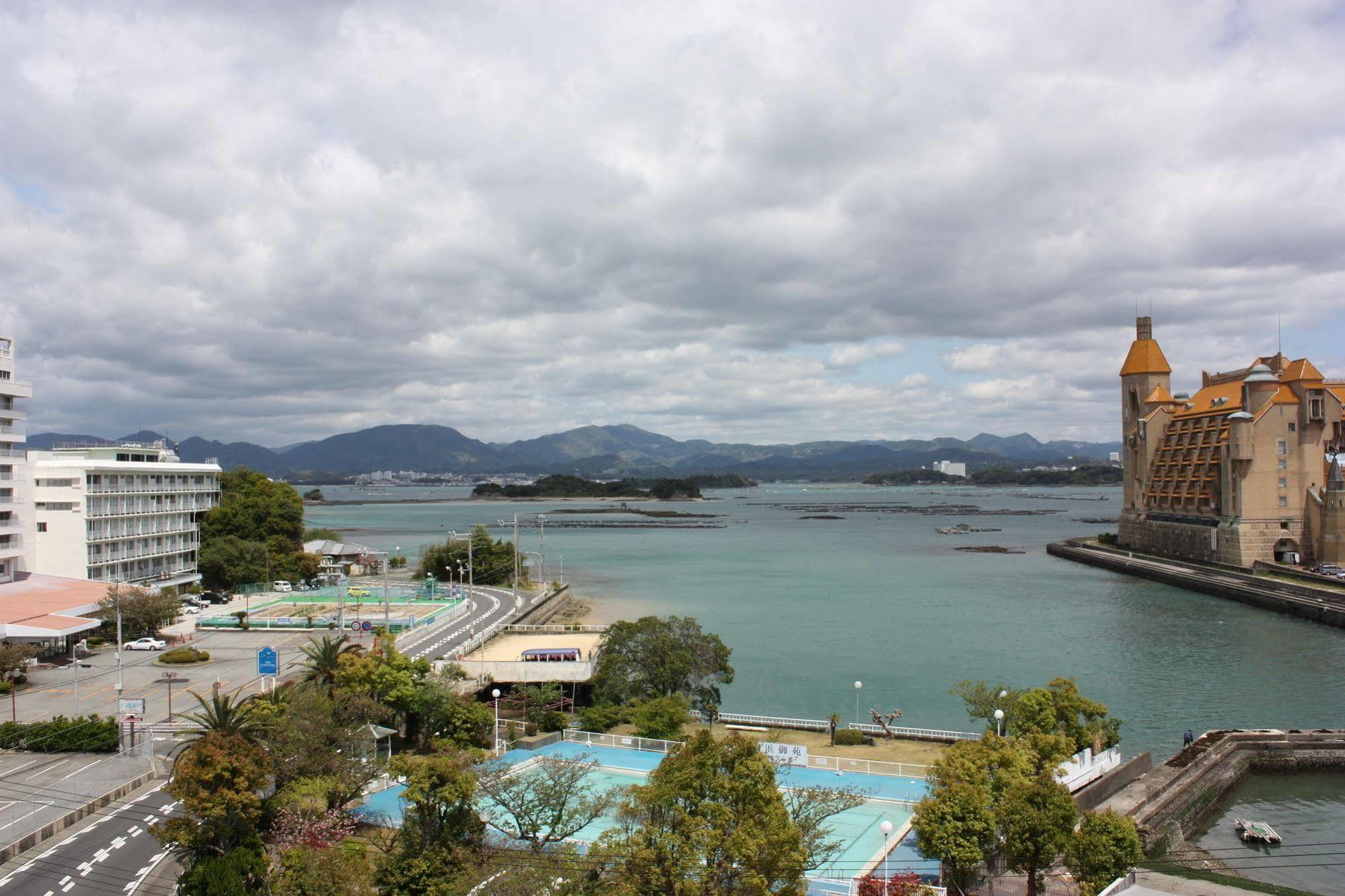 Отель Ooedo Onsen Monogatari Premium Shirahama Gyoen Экстерьер фото